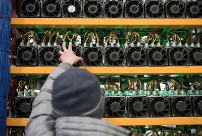 Advanced cooling systems for mining farms